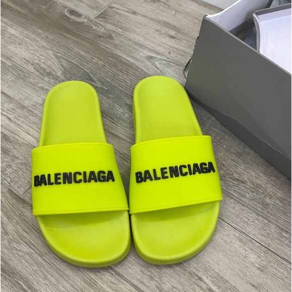 Balenciaga lime green pool slides size 38 - Picture 4 of 4